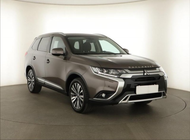Mitsubishi Outlander  2.0 