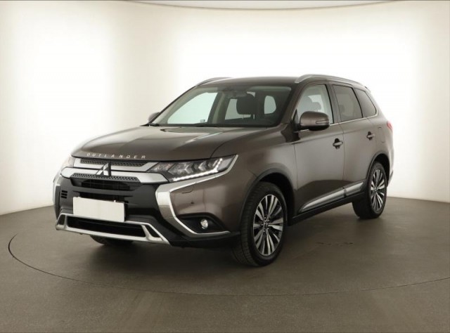 Mitsubishi Outlander  2.0 