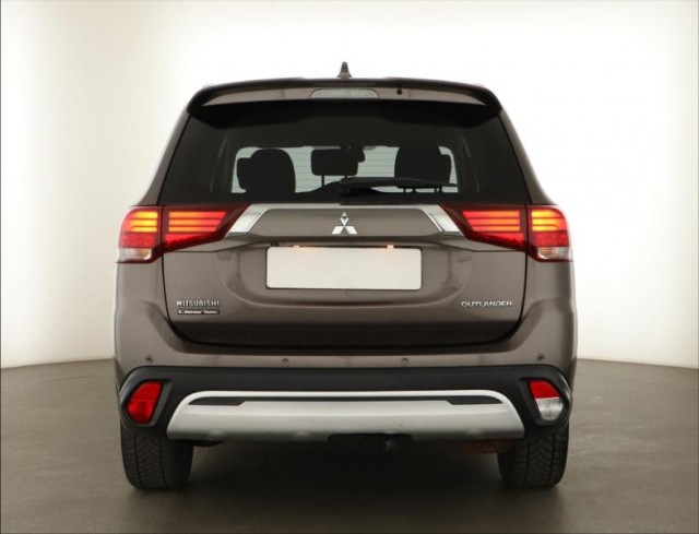 Mitsubishi Outlander  2.0 
