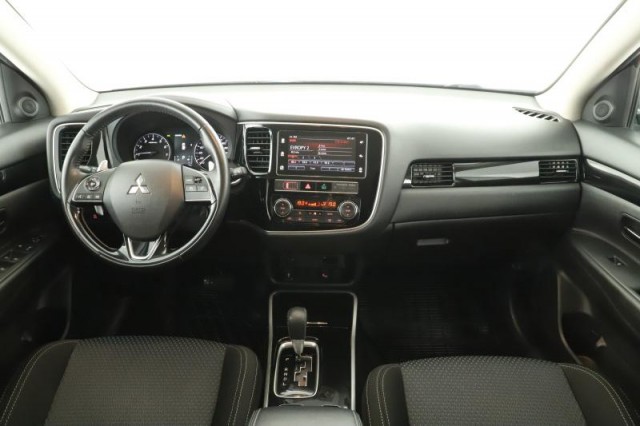 Mitsubishi Outlander  2.0 