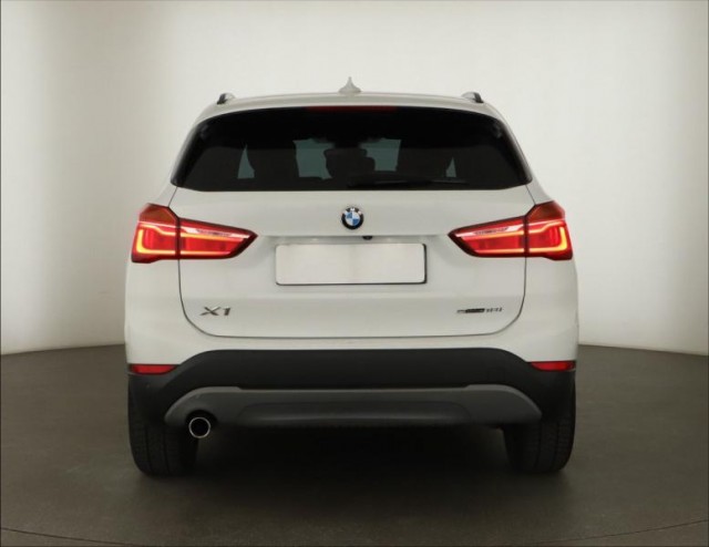 BMW X1  sDrive18i 