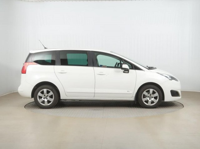 Peugeot 5008  1.6 HDi 