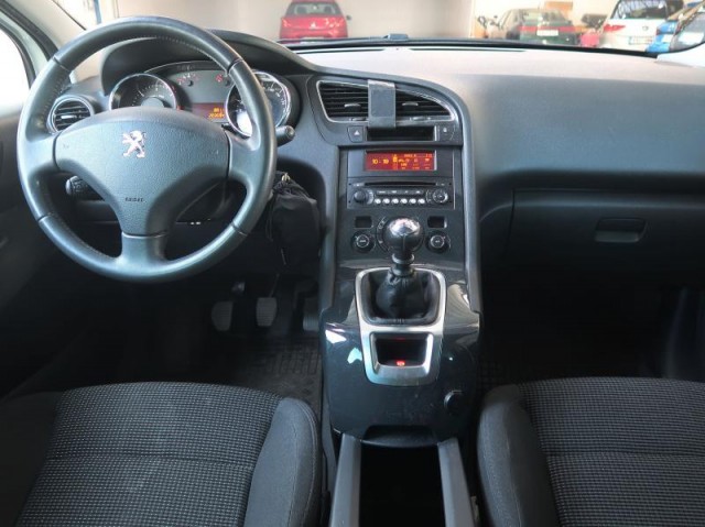Peugeot 5008  1.6 HDi 