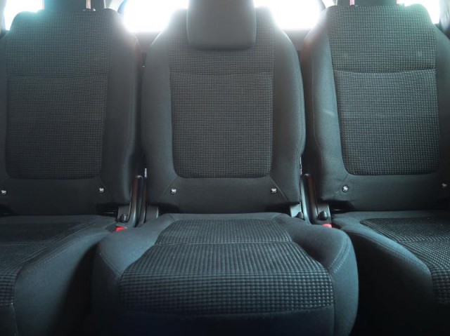 Peugeot 5008  1.6 HDi 