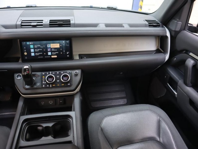 Land Rover Defender  D250 AWD 