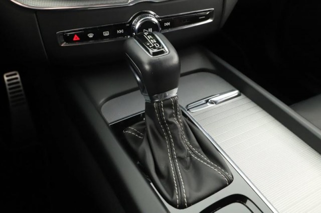 Volvo XC60  T5 R-Design