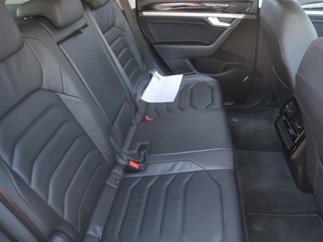 Volkswagen Touareg  3.0 TDI 