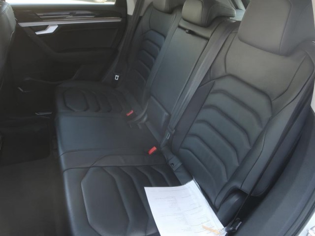 Volkswagen Touareg  3.0 TDI 