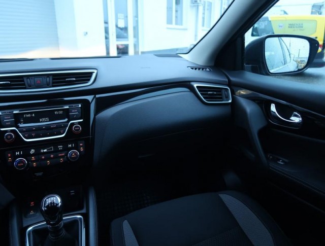 Nissan Qashqai  1.2 DIG-T 