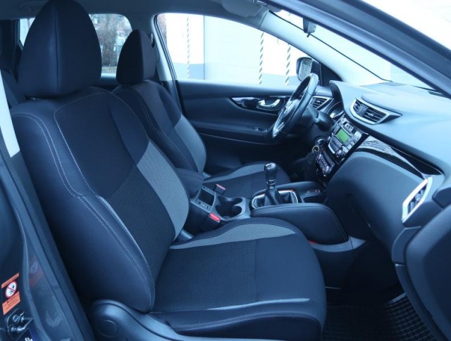 Nissan Qashqai  1.2 DIG-T 