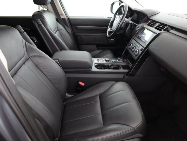 Land Rover Discovery  SDV6 