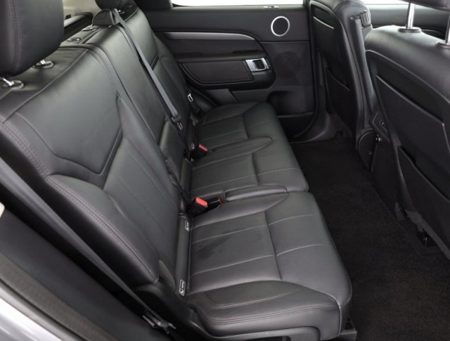 Land Rover Discovery  SDV6 