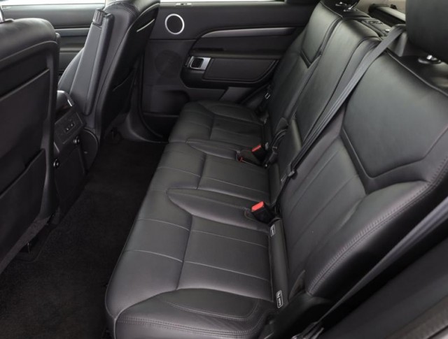 Land Rover Discovery  SDV6 