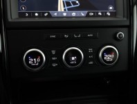 Land Rover Discovery  SDV6 