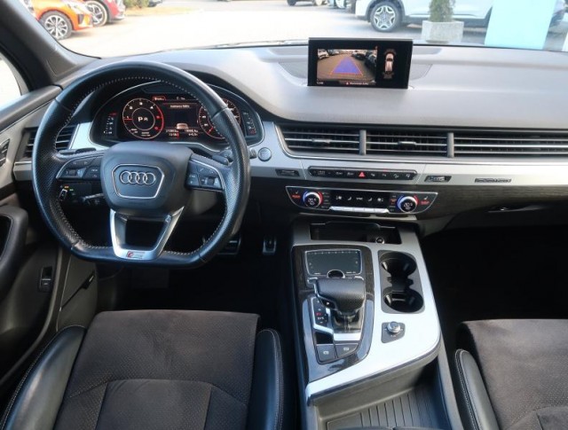 Audi Q7  3.0 TDI S-Line