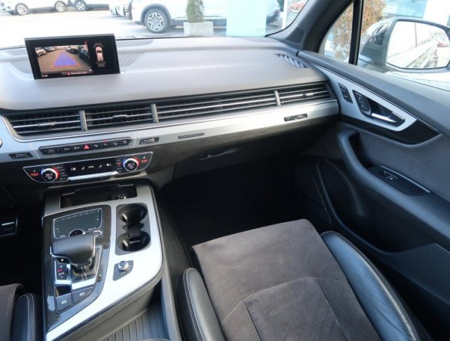 Audi Q7  3.0 TDI S-Line