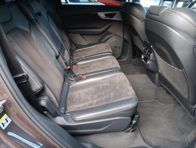 Audi Q7  3.0 TDI S-Line