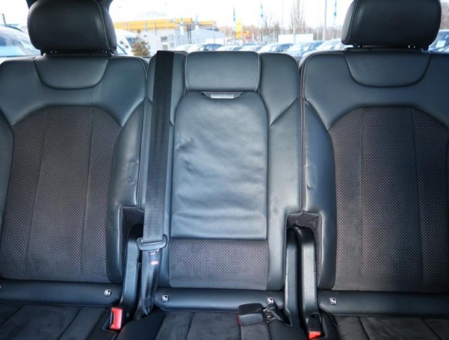 Audi Q7  3.0 TDI S-Line