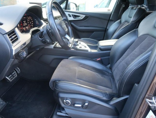 Audi Q7  3.0 TDI S-Line
