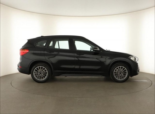 BMW X1  sDrive18i 