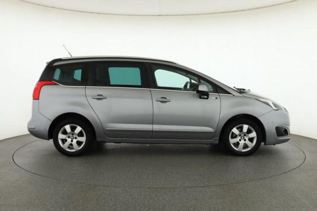 Peugeot 5008  2.0 HDI 