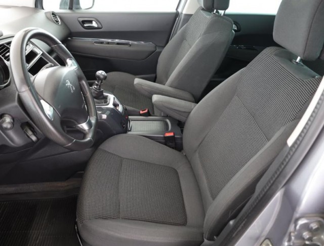 Peugeot 5008  2.0 HDI 