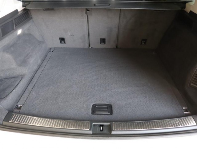 Volkswagen Touareg  3.0 TDI Elegance