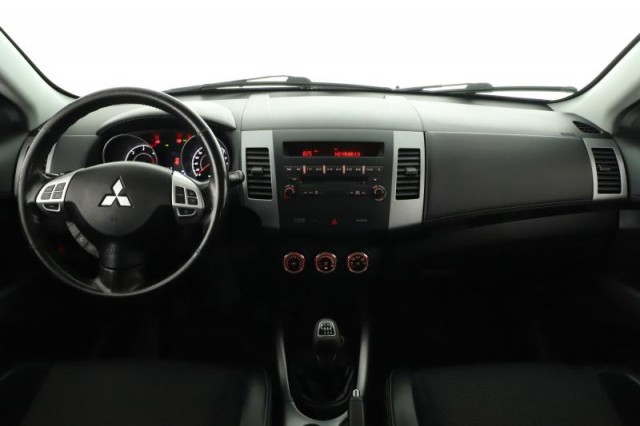 Mitsubishi Outlander  2.2 DI-D 