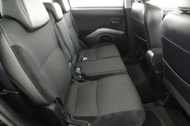 Mitsubishi Outlander  2.2 DI-D 