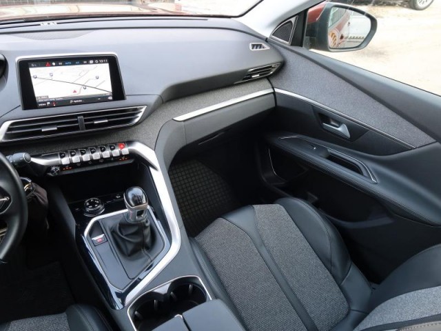 Peugeot 3008  1.5 BlueHDi Allure