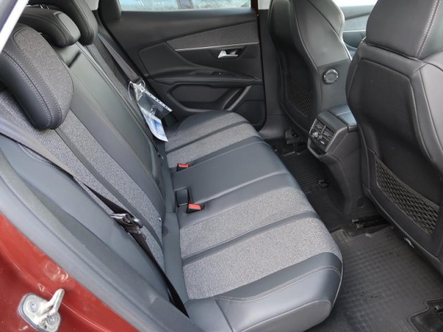 Peugeot 3008  1.5 BlueHDi Allure