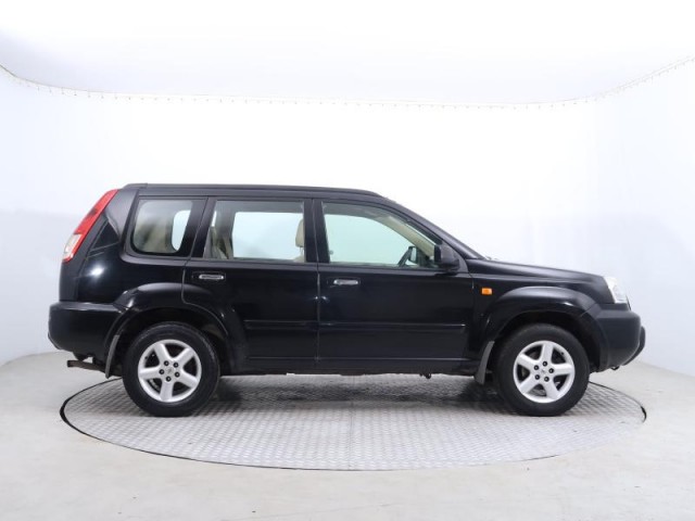 Nissan X-Trail  2.2 DI Connect