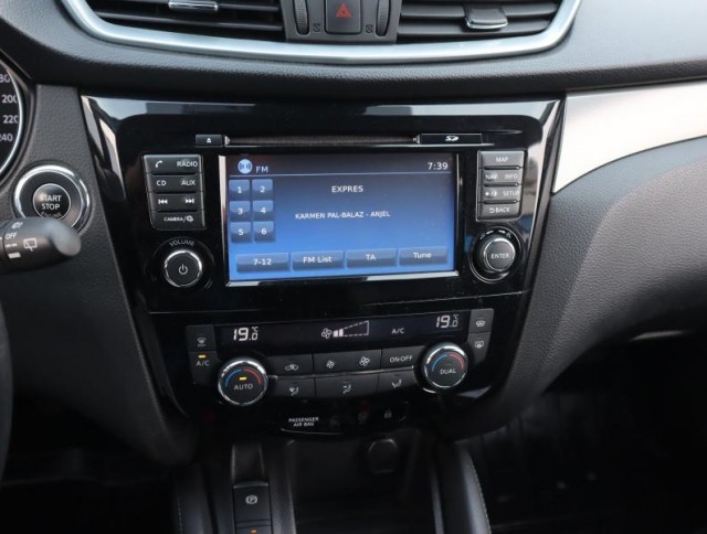 Nissan Qashqai  1.3 DIG-T Acenta