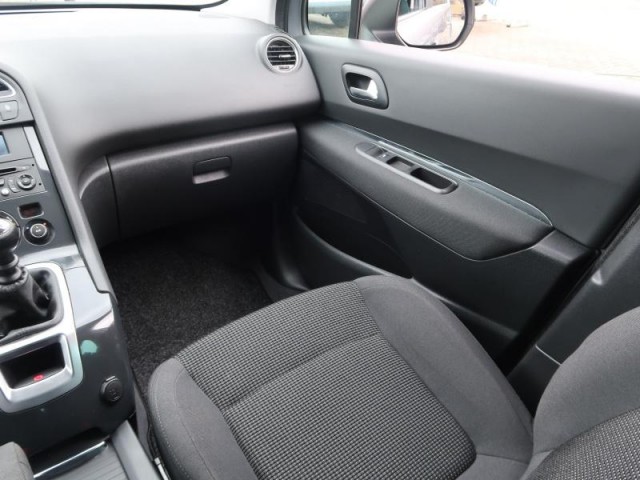 Peugeot 5008  1.6 HDi Access
