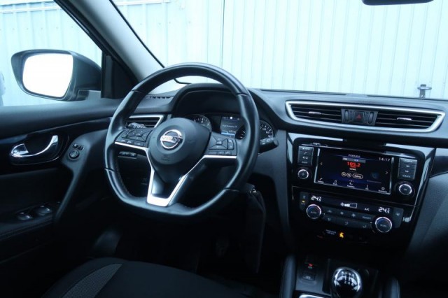 Nissan Qashqai  1.3 DIG-T N-Connecta
