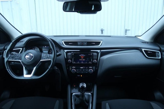 Nissan Qashqai  1.3 DIG-T N-Connecta