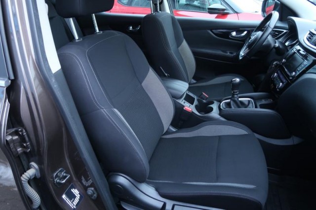 Nissan Qashqai  1.3 DIG-T N-Connecta