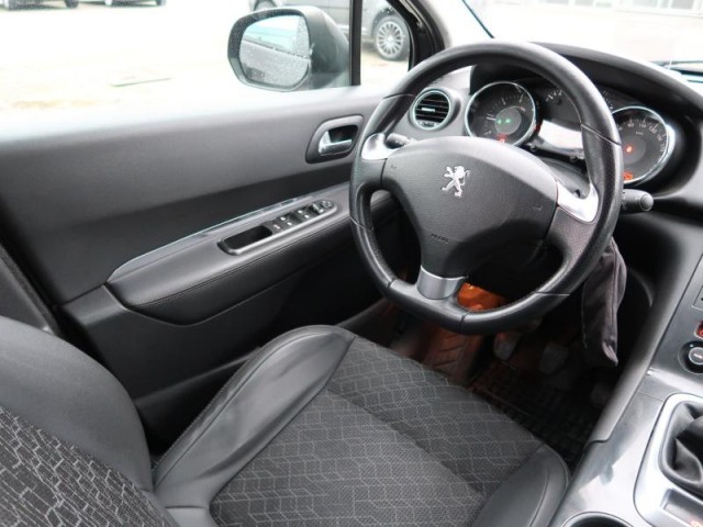 Peugeot 3008  1.6 HDi 