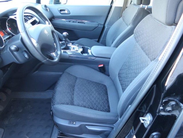 Peugeot 3008  1.6 HDi Premium