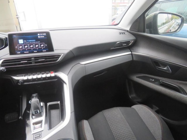 Peugeot 3008  1.2 PureTech 