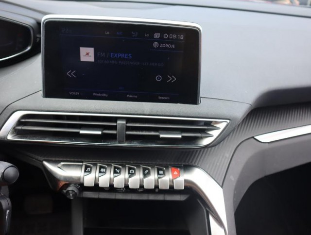 Peugeot 3008  1.2 PureTech 