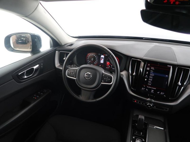 Volvo XC60  B4 AWD Momentum