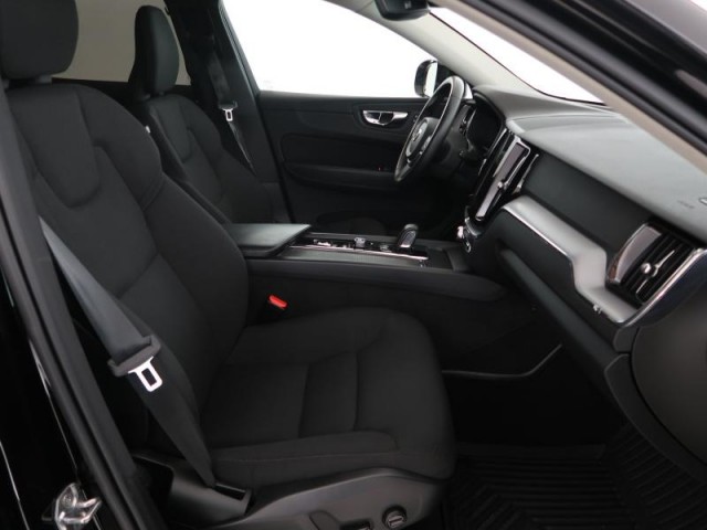Volvo XC60  B4 AWD Momentum