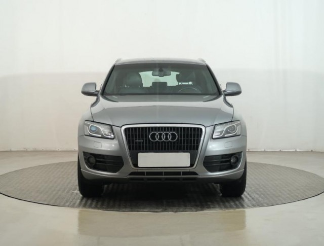 Audi Q5  2.0 TDI basis