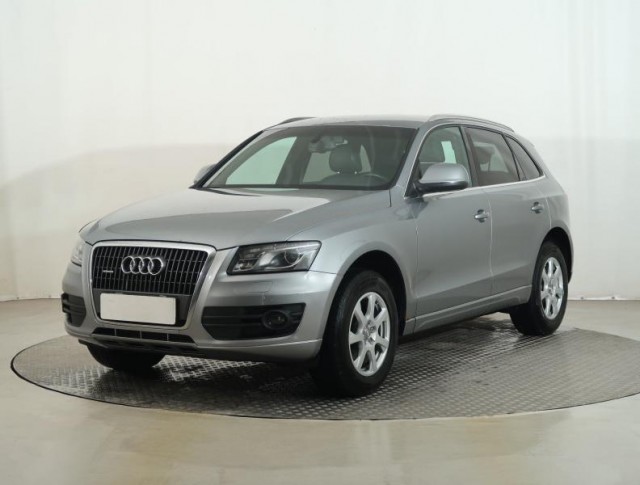 Audi Q5  2.0 TDI basis