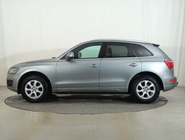 Audi Q5  2.0 TDI basis