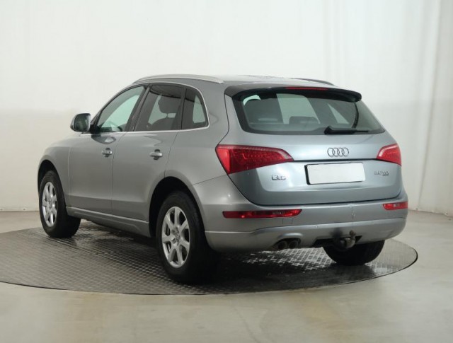 Audi Q5  2.0 TDI basis