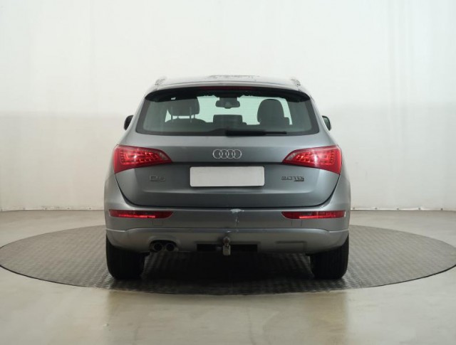 Audi Q5  2.0 TDI basis
