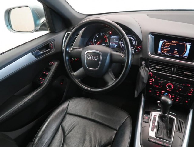 Audi Q5  2.0 TDI basis