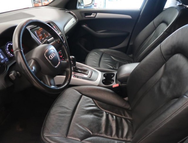 Audi Q5  2.0 TDI basis